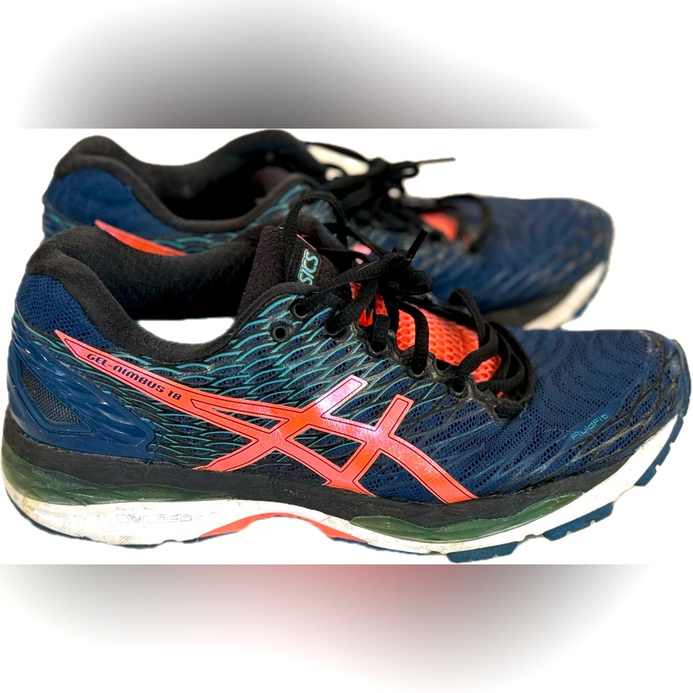 ASICS women’s Gel Nimbus 18 navy blue & coral 8.5